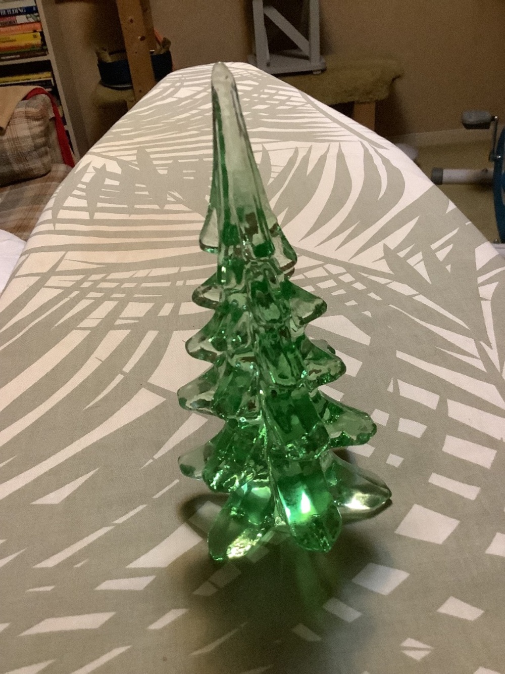 ENESCO CHRISTMAS TREE COLLECTIBLE LIKE NEW